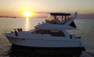 Stylish & Spacious‼️ Enjoy Toronto's One of a Kind 44ft Bayliner! 