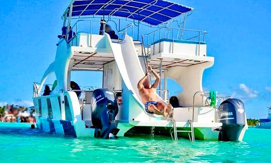 Power Catamaran Custom Party Boat for up to 15 people allowed