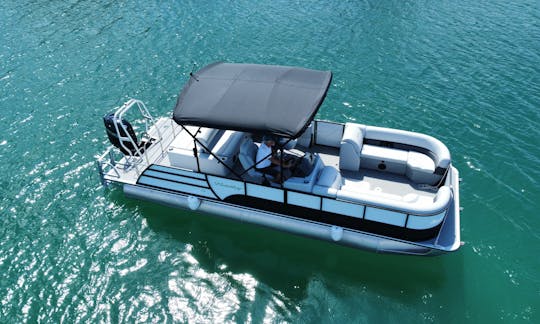 Luxury New 25 feet Pontoon (Captain MANDATORY -12 PAX)