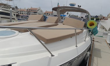 Hermoso yate de lujo Maxum de 33 pies para alquilar en Cabo San Lucas