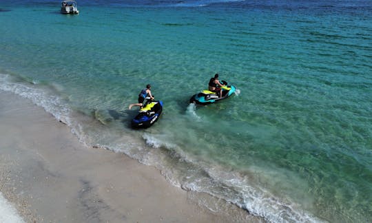  Nuevos alquileres de motos acuáticas SeaDoo Sparks y GTI en la playa de la ciudad de Panamá