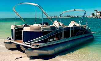 25' Luxury Sylvan S3 Tri-Toon available in Gulfport, FL