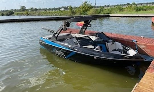 Malibu Wester LSV 23' Conroe  Rental in Willis, Texas Starting at $200