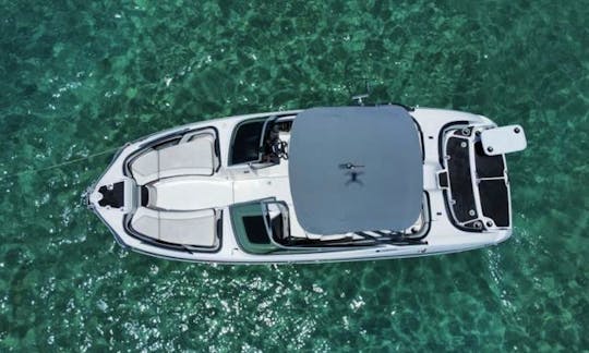 24' Yamaha Jet Boat for rent in Miami, Florida (One hour FREE from Monday to Friday)