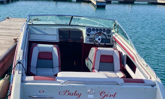 Relax and enjoy the sun in a classic immaculate 20ft Four Winns Sun Downer for an intimate cruise on Lake Michigan
