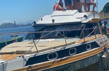 Professionally Maintained 42ft Chartier Motor Yacht Charter in Rio de Janeiro
