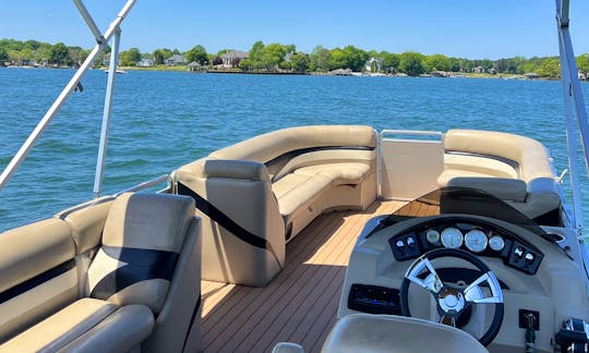 Lake Norman: Experience Harris Tritoon Bliss on the Water!