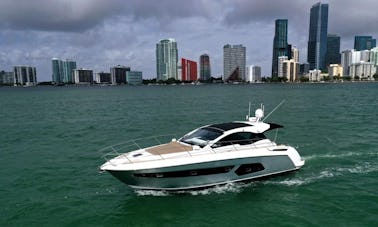 Beautiful Luxury AZIMUT 43FT Motor Yacht for Charter in Miami