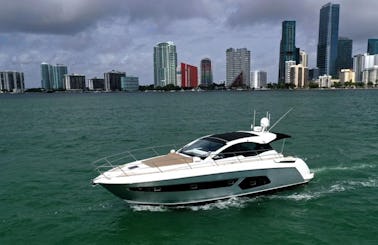 Beautiful Luxury AZIMUT 43FT Motor Yacht for Charter in Miami