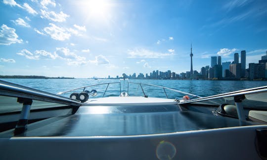 Affordable 24 FT Mini Cruiser Available For Rent In Toronto