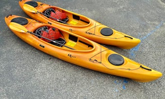 Kayaks ready to launch in Lake Union / Gasworks