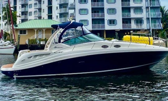 ''Seacrecy'' Sea Ray Sundancer Motor Yacht Rental in Miami, Florida