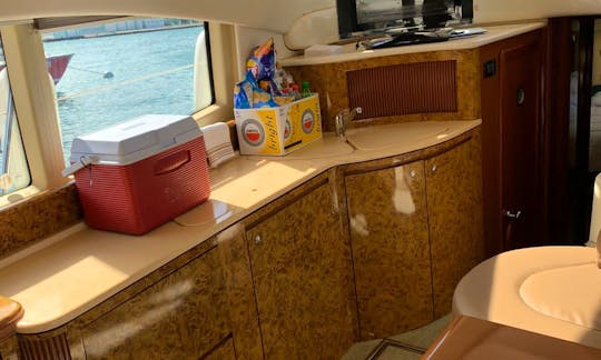 44' Azimut Luxury Yacht in Oranjestad, Aruba