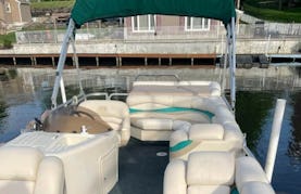 Spacious Pontoon Boat for Rent on the Potomac River