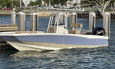 Alquiler de barco Nauticstar 231 Hybrid con consola central en Bradenton o Sarasota