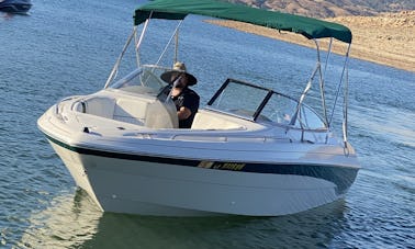 Monterey 21 pés Bowrider para alugar em Fresno, CA