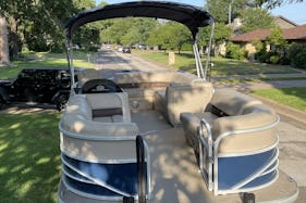 2019 Sun Tracker Party Barge 20 Pontoon Boat | Joe Pool Lake |