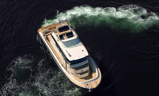 Targa Motor Yacht Private Cruise