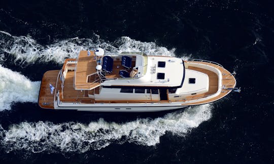 Targa Motor Yacht Private Cruise