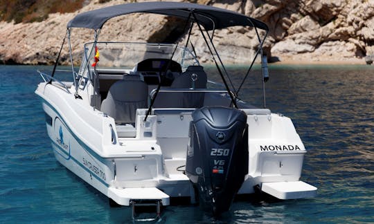 Pacific Craft Sun Cruiser 700 para Alugar em Eivissa, Espanha