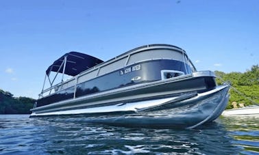 28' Spacious Smokercraft Infinity Pontoon on Lake Travis!