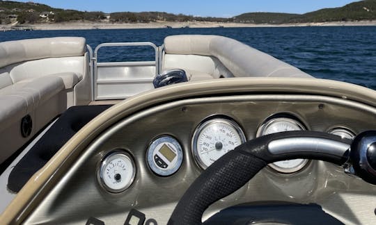 28' Spacious Smokercraft Infinity Pontoon on Lake Travis!