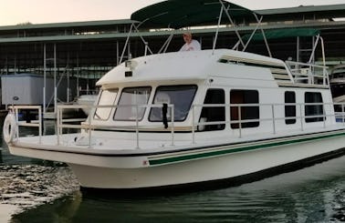 Gibson 370 Sport Cruiser 24 Passenger Party Boat with Rooftop Deck