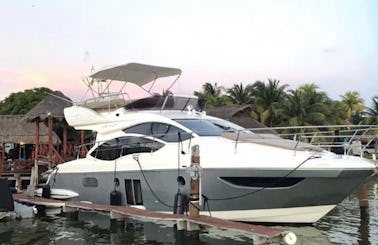 Charter the 40ft Azimut Flybridge Private Yacht For Up To 14 Passengers in Cancún, Quintana Roo