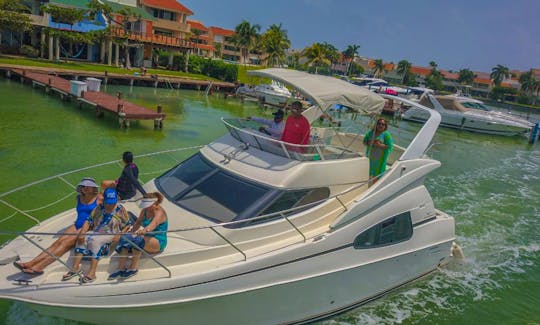 Reserve the 38ft Private Yacht For Up To 12 People in Cancún, Quintana Roo