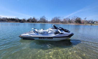 Alquiler limitado de motos acuáticas Seadoo GTX 300 en Toronto, Ontario