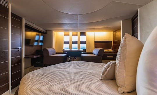 68ft Azimut Luxury Motor Yacht Charter in Cancún, Mexico