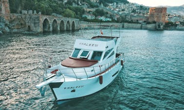 Location de yacht à moteur privé à Side, Turquie