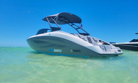 Enjoy This NEW 2022 25ft Bowrider on the intracoastal or gulf near Tampa