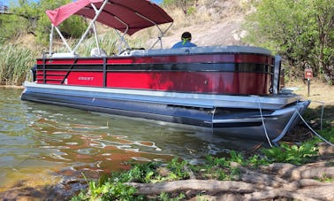 Beautiful 2022 Crest 240LX Tritoon for rent at Saguaro lake with seating for 12!