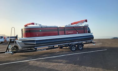 2022 Crest 240LX Tritoon for rent at Roosevelt Lake with seating for 12!