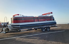 Beautiful 2022 Crest 240LX tritoon for rent at Roosevelt Lake with seating for 12!