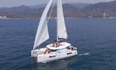 ⚓️ Lagoon 40' Cruising Catamaran in Puerto Vallarta (Includes food)