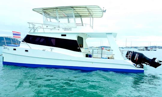 10 Person 33ft Power Catamaran for rent in Phuket, Thailand