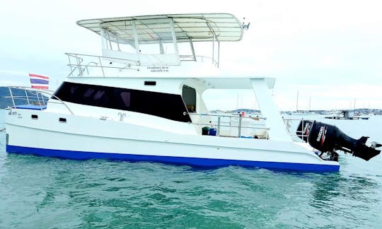 10 Person 33ft Power Catamaran for rent in Phuket, Thailand