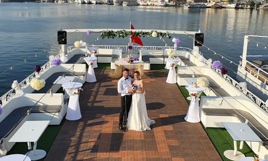 Book a Dinner Cruise in İstanbul!