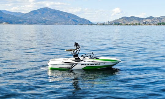 2017 22' Moomba CRAZ Surf Boat - 12 Person Capacity