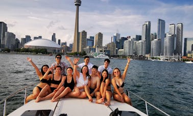 Prêt à faire la fête sur un élégant yacht à moteur MTX de 34 pieds à Toronto (8 ou 10 personnes)