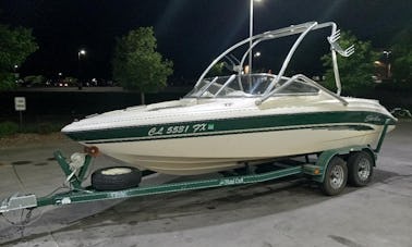 Wakeboard Cherry Creek Chatfield Tubing Boat de 22 pés em Denver, CO