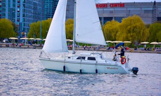 Hunter 27 Sailing Charters in Toronto