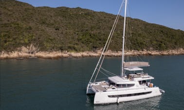 Bali 4.8 Sailing Catamaran with Flybridge for Charter in Hong Kong