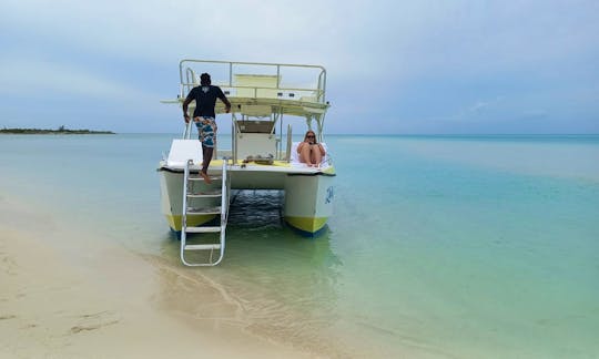Edvardo Power Catamaran Rental in Leeward Settlement, Caicos Islands