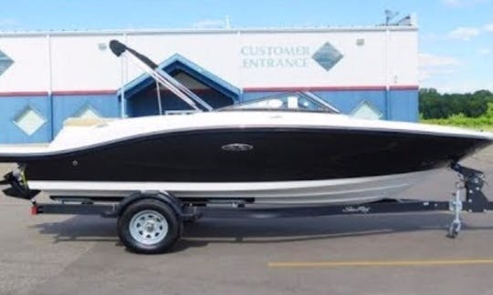 20ft Sea Ray Lake Minnetonka ~Ski/Tube~ Fall Special $125/hour