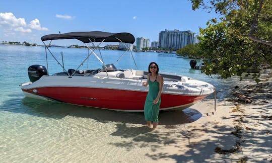 Amazing Cruise on Stingray boat in Miami Beach celebrity house sunset tour