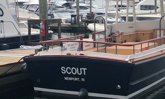 26' Brownell Powerboat for 14 people in Newport