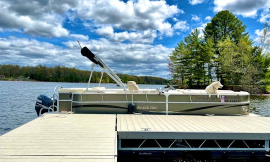 Southbay Pontoon 23' for Luxury & Comfort for rent in Paupack, Pennsylvania